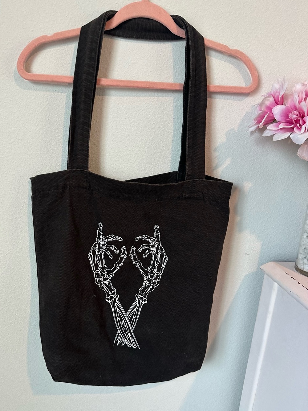 Lizzy McAlpine Tour Merch Canvas Tote Bag with White Skeleton Hands Graphic